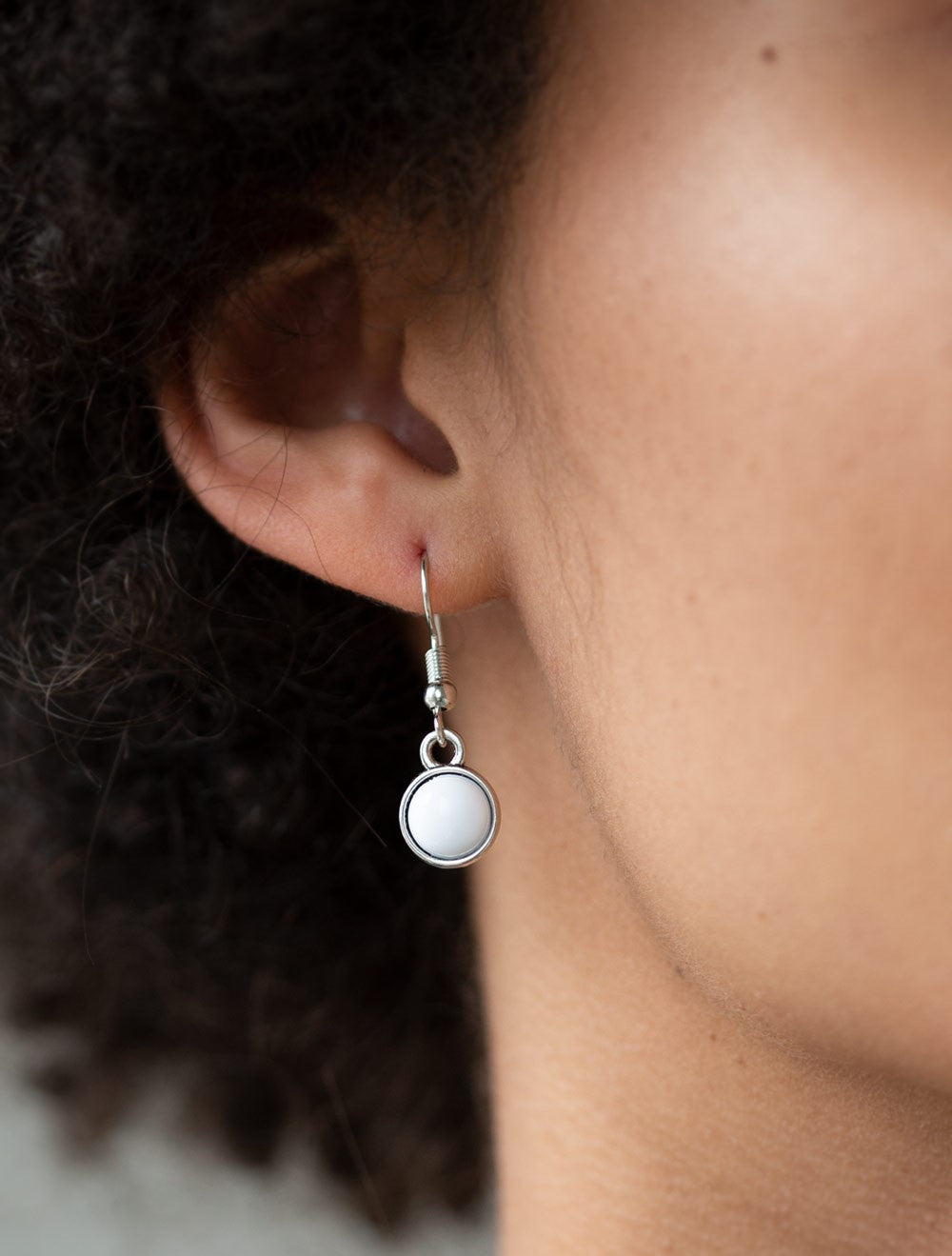 Tide Drifter White Necklace