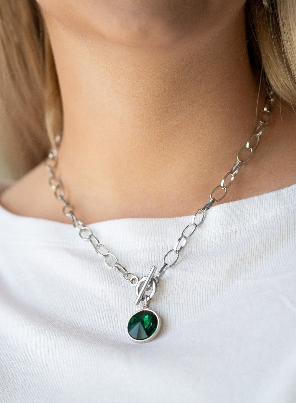 She Shines On Green Necklace