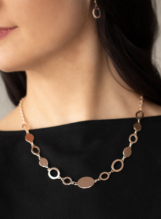 Working OVAL-time Rose Gold Necklace