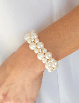 Flirt Alert White Stretch Bracelet