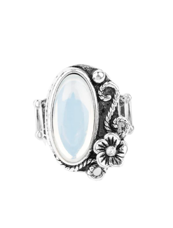 Any DAISY Now White Ring