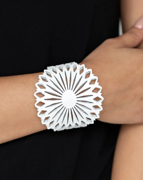 Wildflower Garden White Urban Bracelet