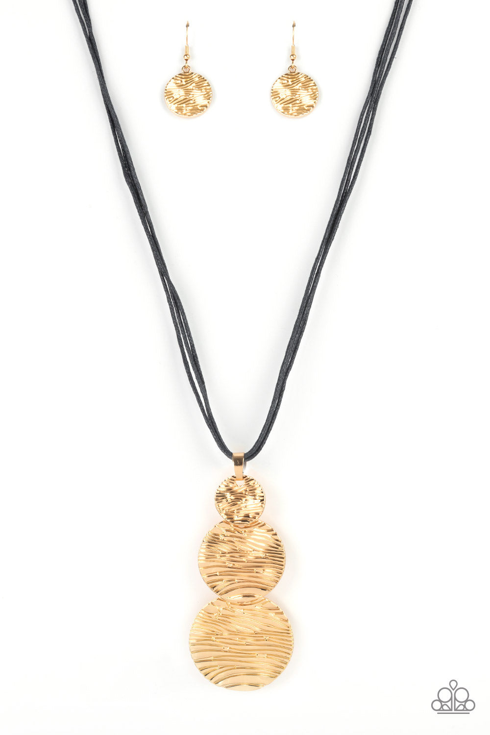Circulating Shimmer Black Necklace