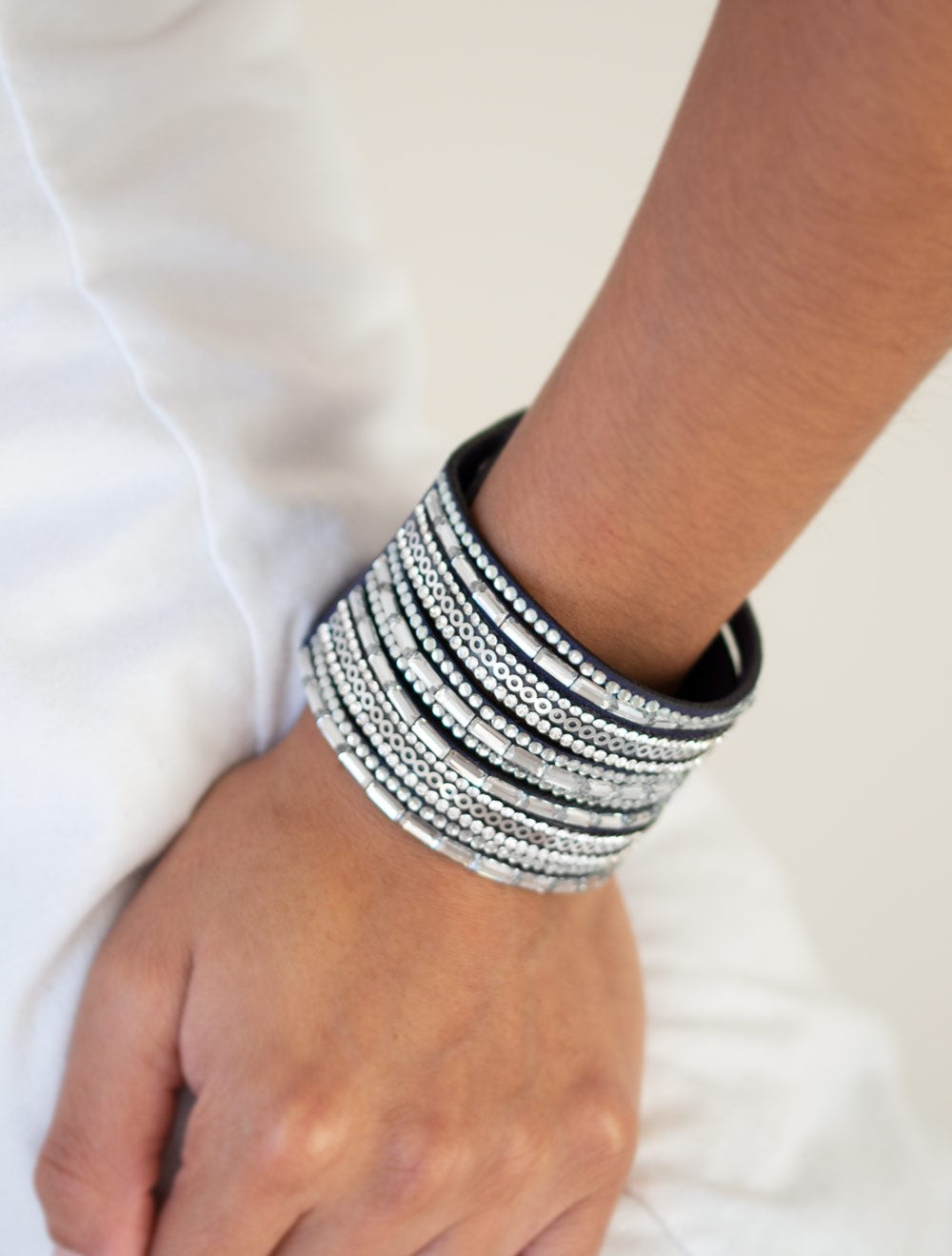 A Wait And SEQUIN Attitude Blue Single Wrap Bracelet