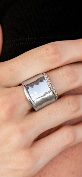 Brilliantly Bordered Brown Ring