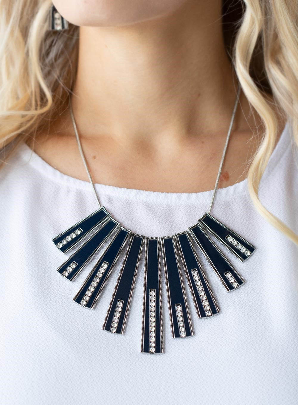 FAN-tastically Deco Blue Necklace